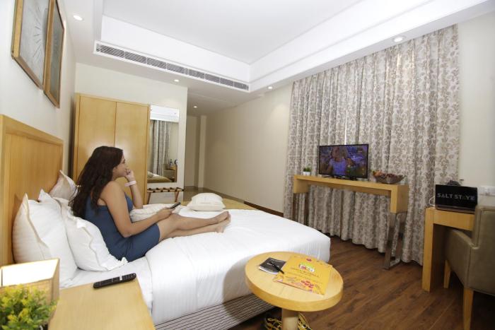 saltstayz select galleria market and golf course road
