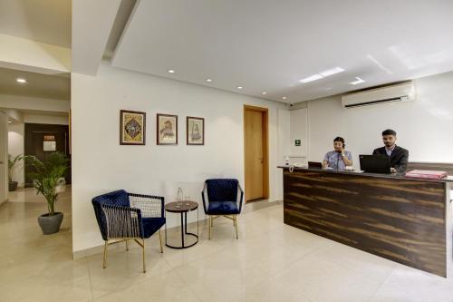 saltstayz select galleria market and golf course road