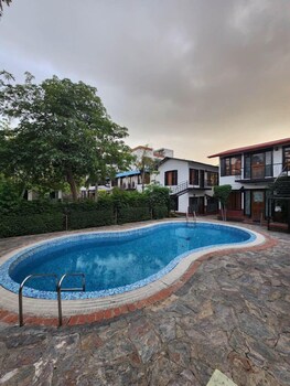 chopra farms and resorts
