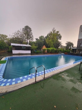 chopra farms and resorts
