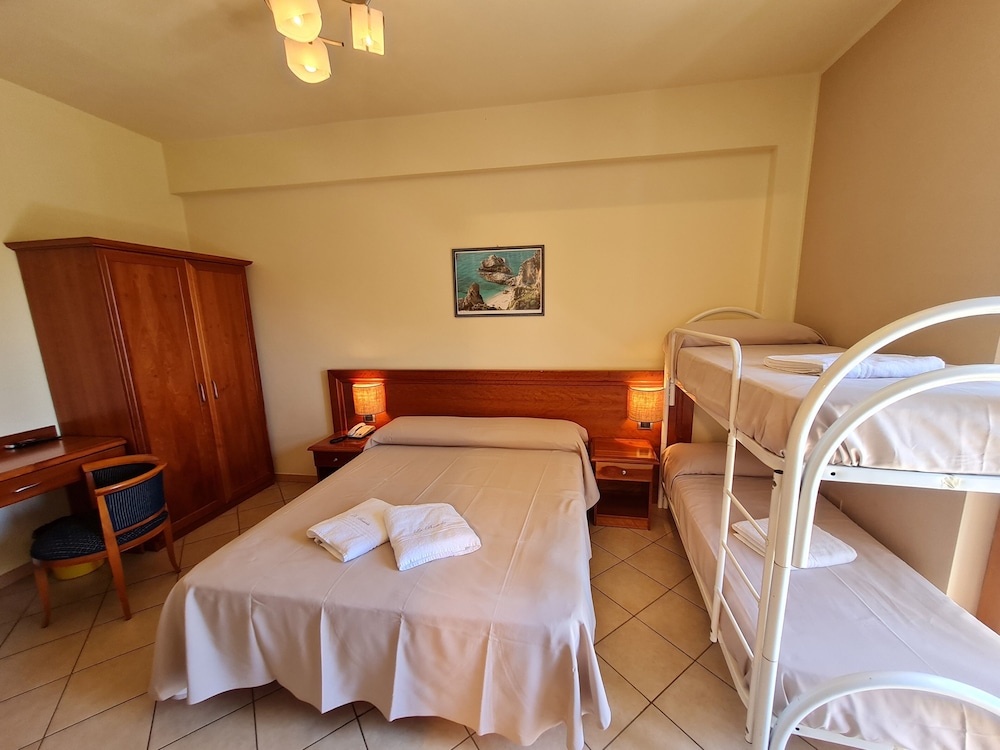 la bussola hotel restaurant
