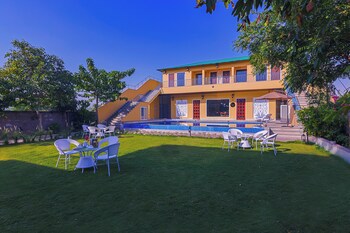 Ananyamaya Nature Lodge,,4 star