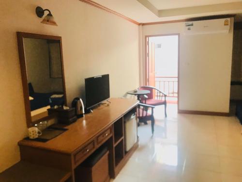 global hotel beach view