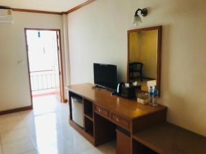 global hotel beach view