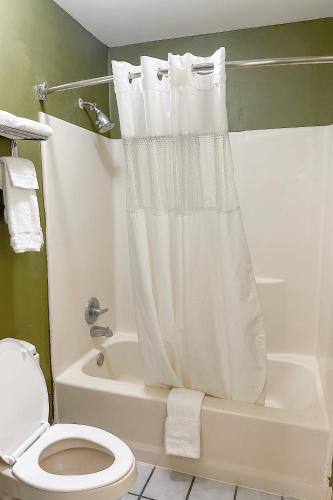 bonita lakes inn by capital o meridian i20