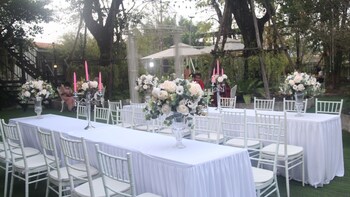 bananaleaf wedding cafe and resort