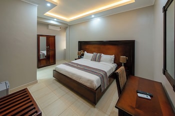 las vegas garden hotel mbarara