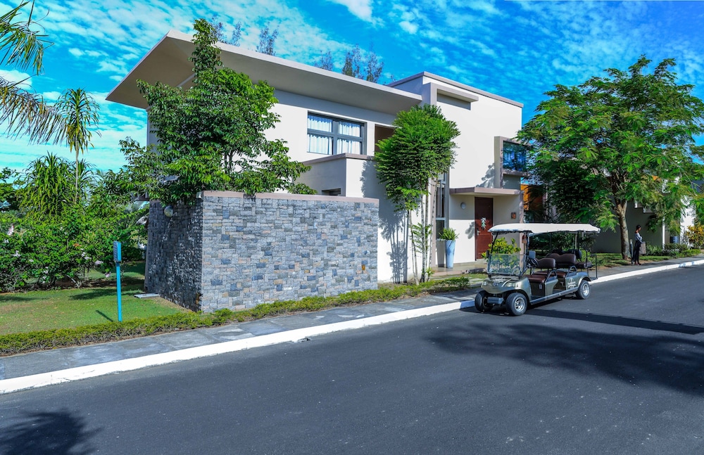 azura golf resort and spa
