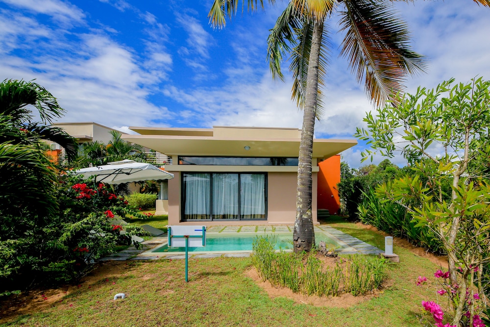 azura golf resort and spa