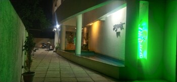 hotel sumanchandra suites