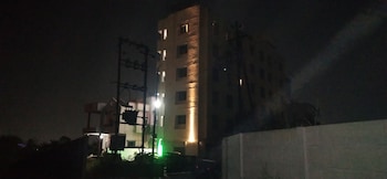 hotel sumanchandra suites