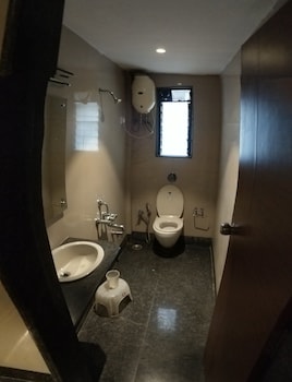 hotel sumanchandra suites