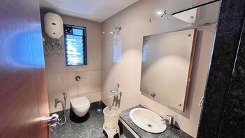 hotel sumanchandra suites