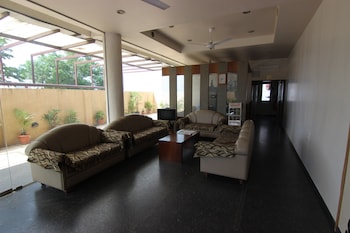 hotel sumanchandra suites