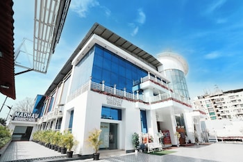 madhav residency hotel and banquet kalyan mumbai