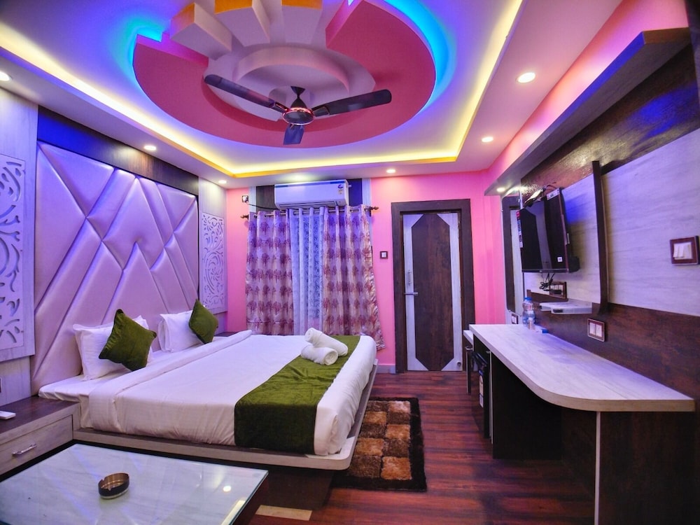 the pelican beach resort mandarmoni