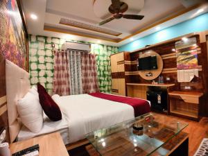 the pelican beach resort mandarmoni