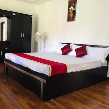 Wayand Whistling Woods,,2 star