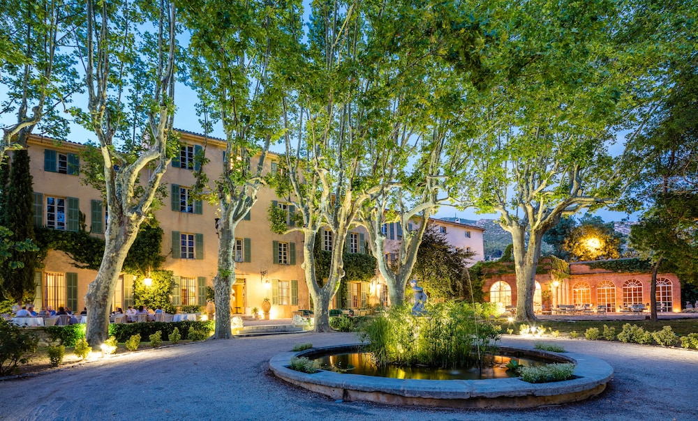 hotel and restaurant la magdeleine mathias dandine