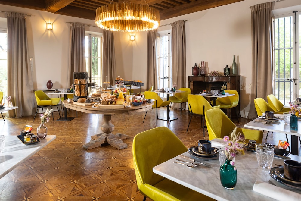 hotel and restaurant la magdeleine mathias dandine