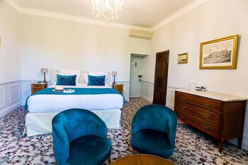 hotel and restaurant la magdeleine mathias dandine