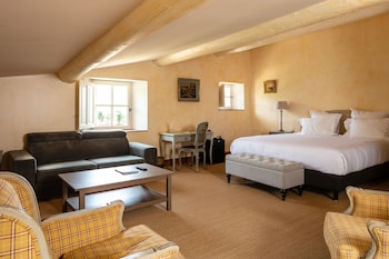 hotel and restaurant la magdeleine mathias dandine