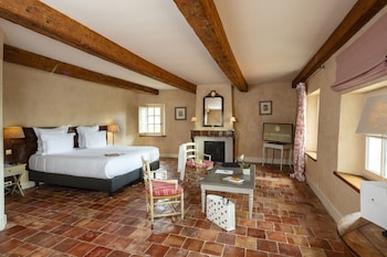 hotel and restaurant la magdeleine mathias dandine