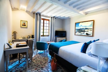 hotel and restaurant la magdeleine mathias dandine
