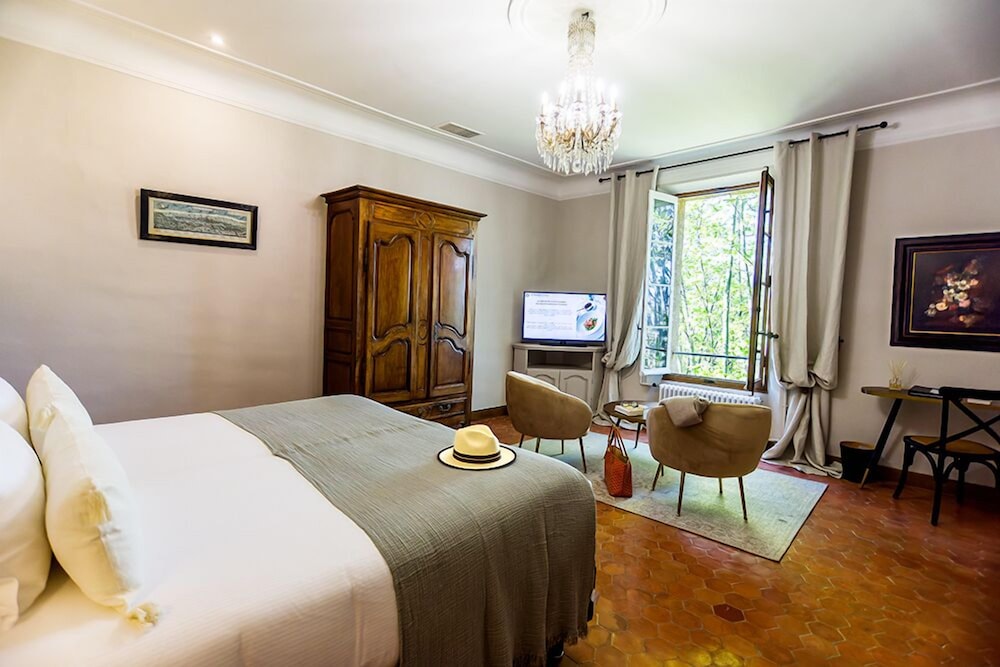 hotel and restaurant la magdeleine mathias dandine