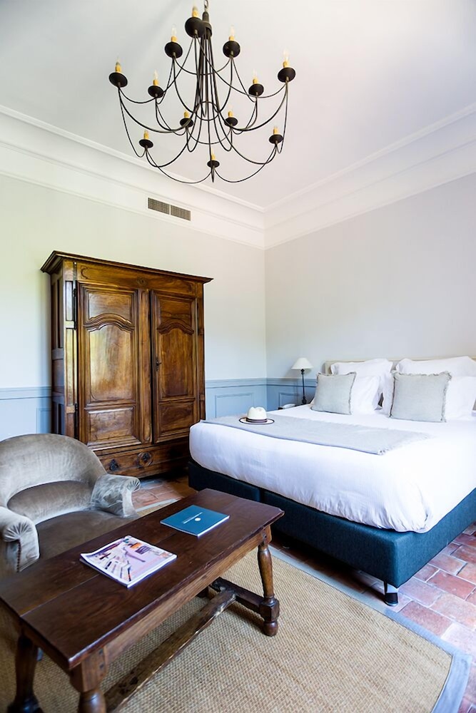 hotel and restaurant la magdeleine mathias dandine