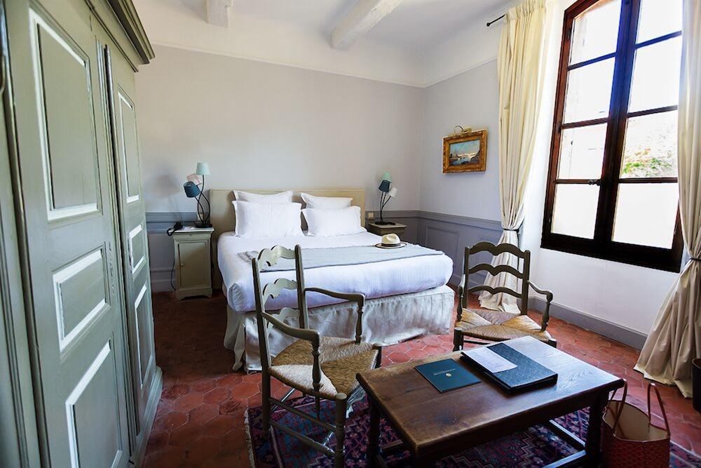hotel and restaurant la magdeleine mathias dandine