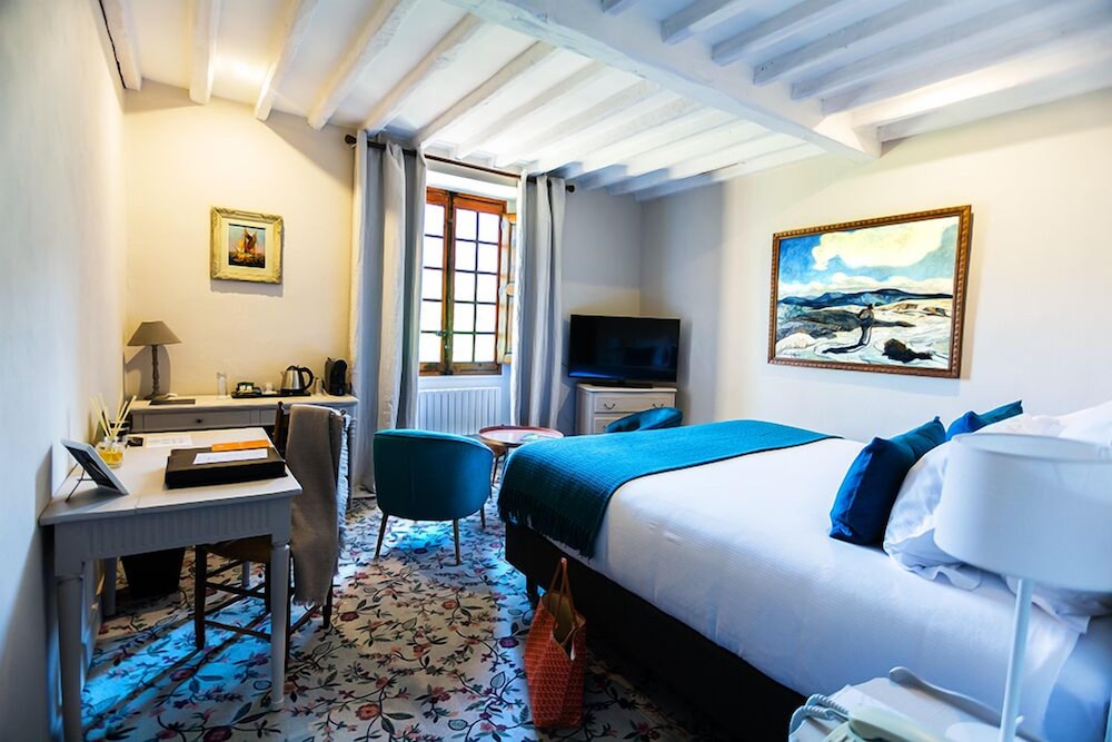 hotel and restaurant la magdeleine mathias dandine