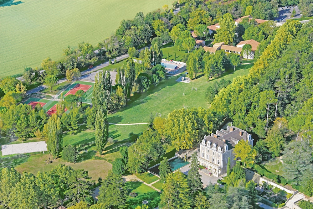 club vacances bleues domaine de chateau laval