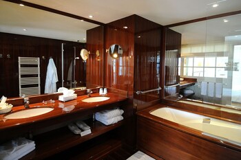 le richelieu hotel thalasso and spa