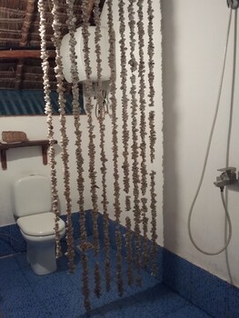 laguna palace michamvi kae