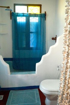 laguna palace michamvi kae