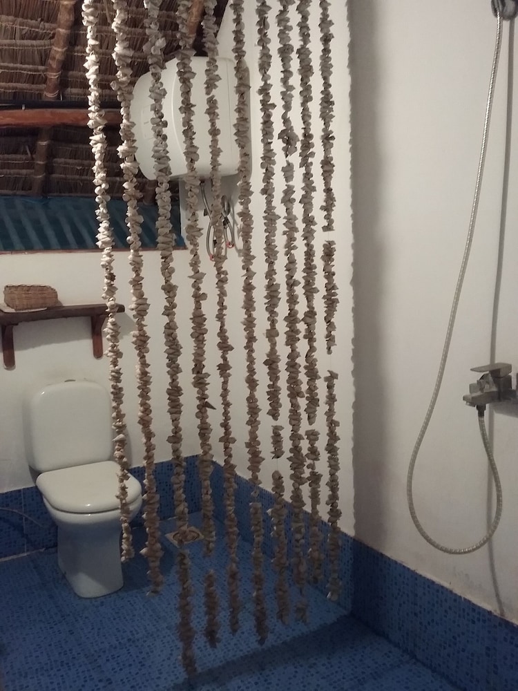 laguna palace michamvi kae