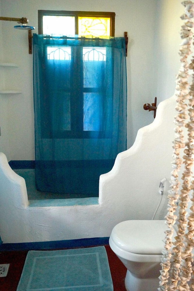 laguna palace michamvi kae