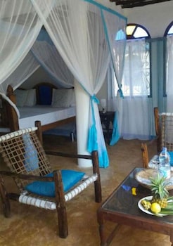 laguna palace michamvi kae