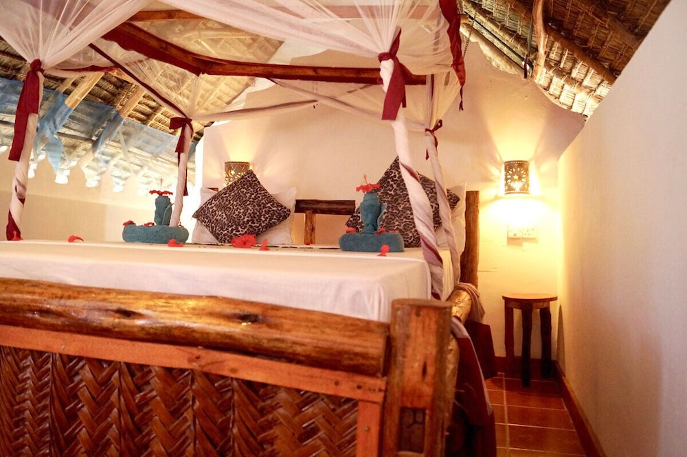 laguna palace michamvi kae