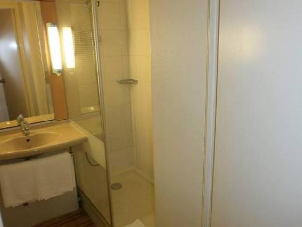 ibis la rochelle vieux port