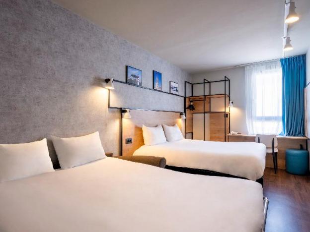 ibis la rochelle vieux port