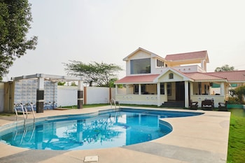Bliss Farm Stay-Iris,,2 star