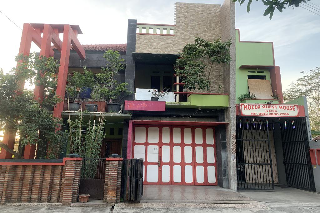 mozza guest house