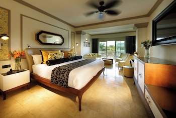 the signature level grand palladium lady hamilton