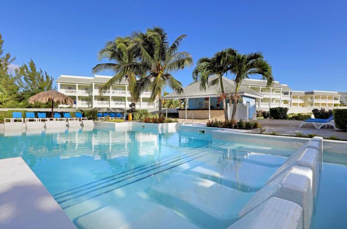 the signature level grand palladium lady hamilton