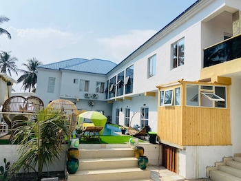 jet beach and hotel