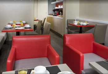 Hotel Des Pavillons,Batignolles>>Arc De Triomphe,2 star
