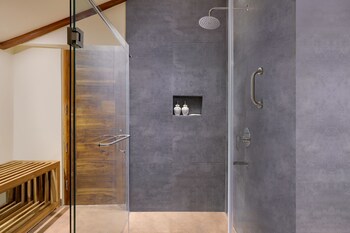 lemon tree wildlife resort kanha