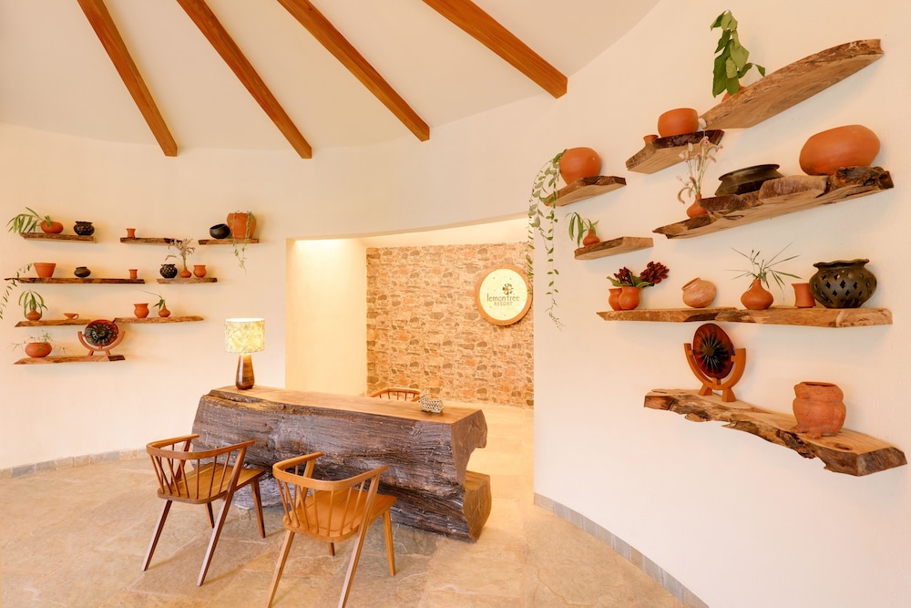 lemon tree wildlife resort kanha